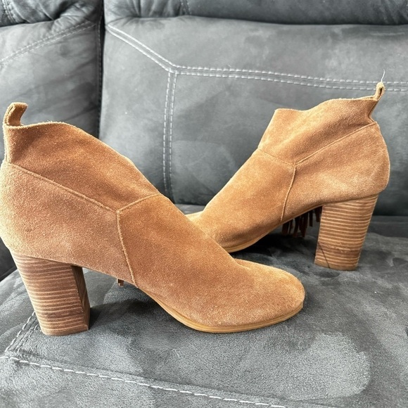 Crown Vintage Fringed RANDI Tan Suede Block Heel Ankle Boots size 11 - Picture 4 of 9